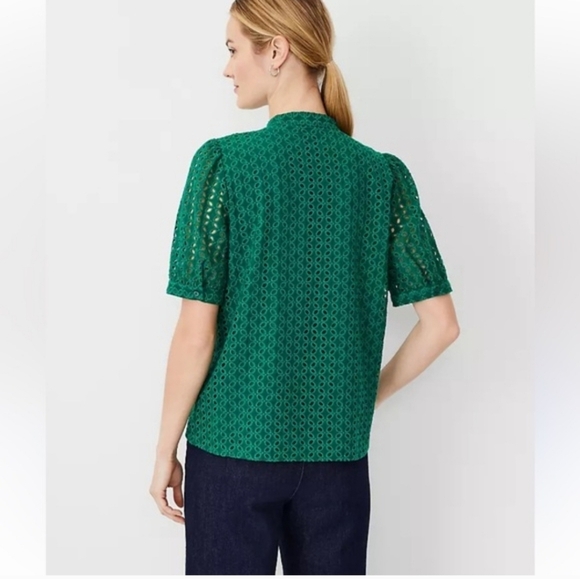 NWT ANN TAYLOR GREEN EMBROIDERED TOP - Picture 2 of 5